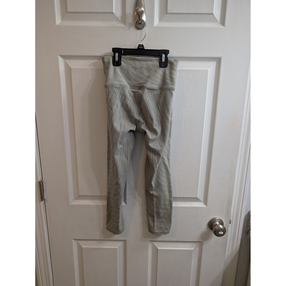 Alo Yoga Pistachio Waves Print High 7/8 Length Waist Leggings Women's 23Wx30L - Picture 3 of 8